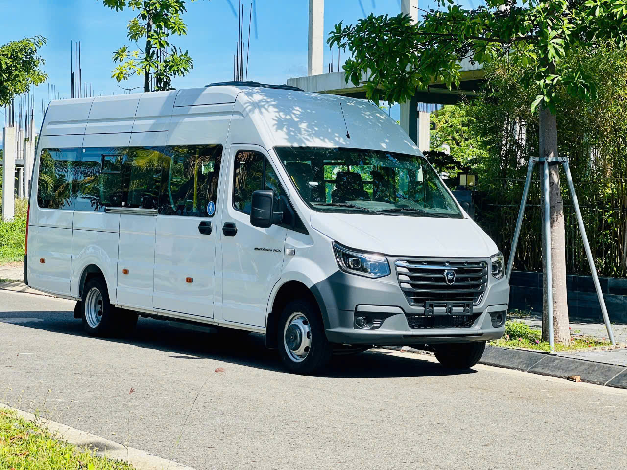 Thuê Xe 19 Chỗ Dài Hạn – Giải Pháp Tiết Kiệm & Hiệu Quả Cho Doanh Nghiệp, Tổ Chức